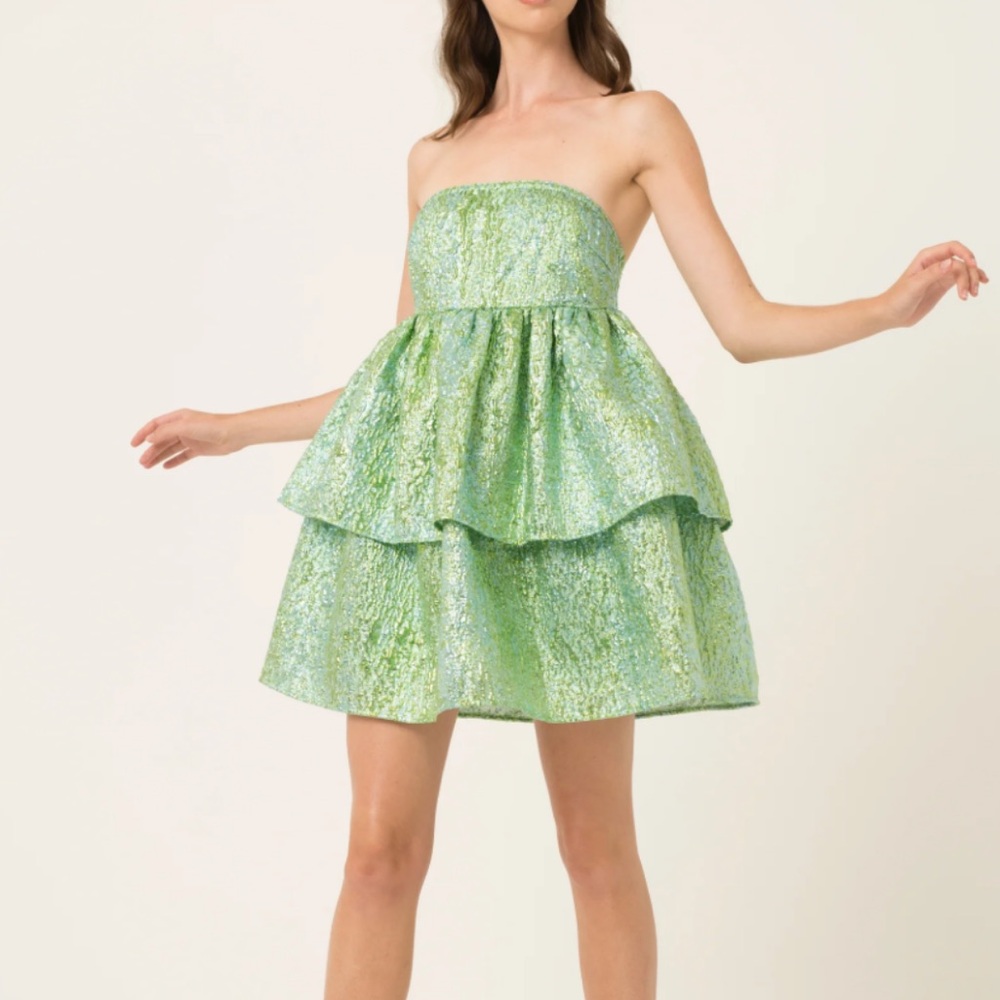 Chic Strapless Green Layered Dress
